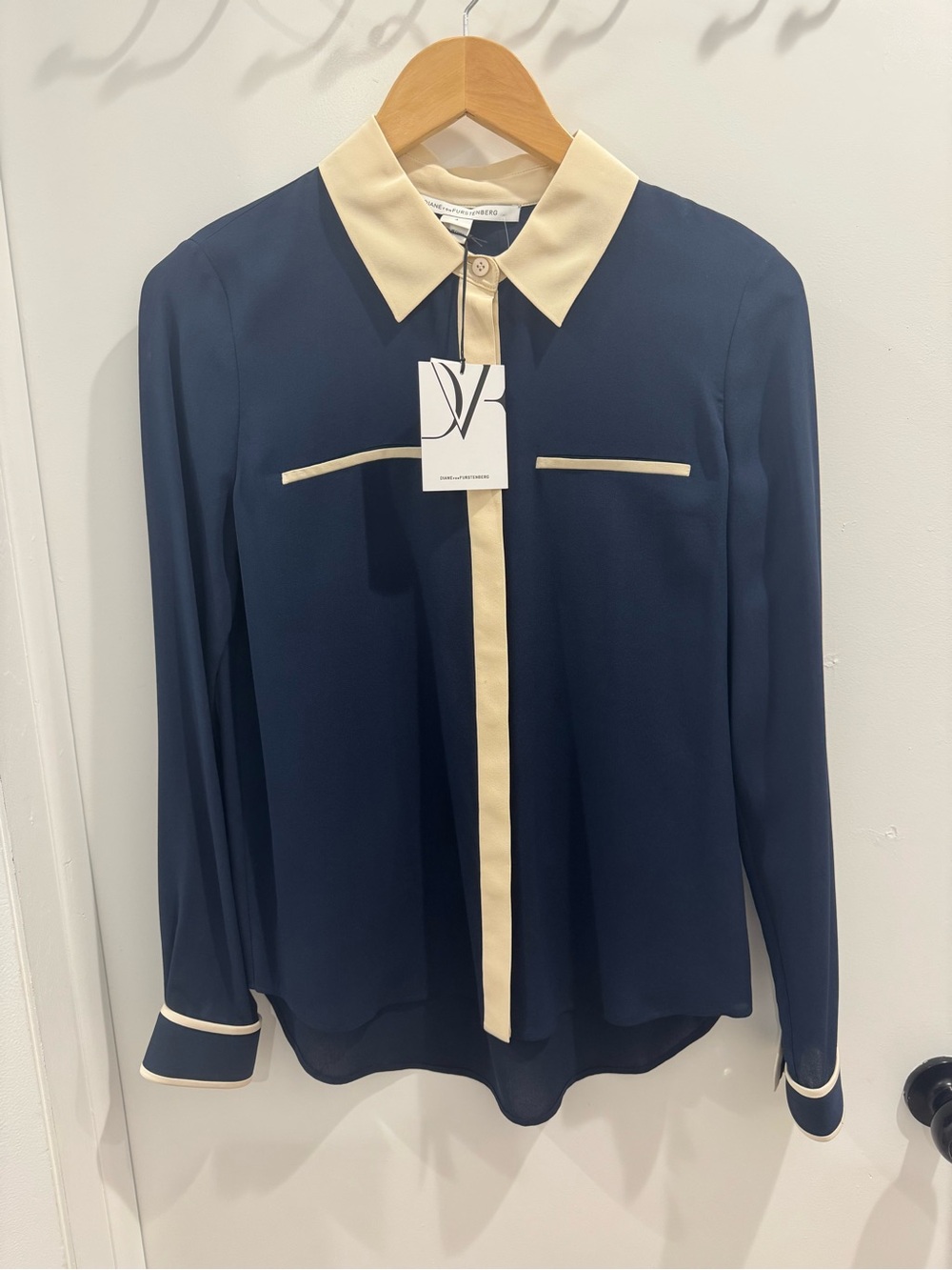 Diane Von Furstenberg DVF Silk Blouse Navy Cream Contrast Collar NWT 4